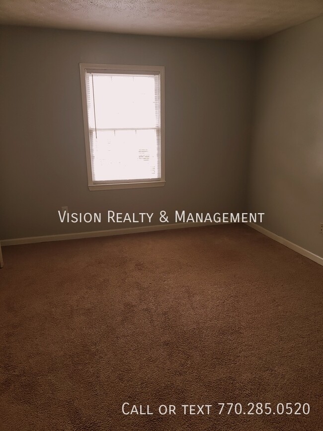 Building Photo - 2BR/1.5BA  Townhome Lithonia