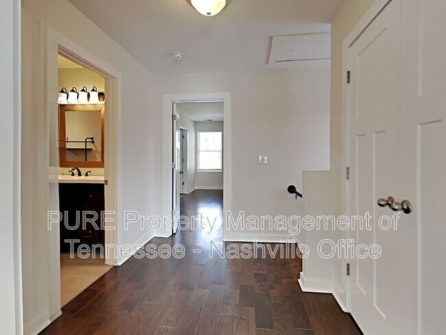 Building Photo - 303 Gatewood Ave