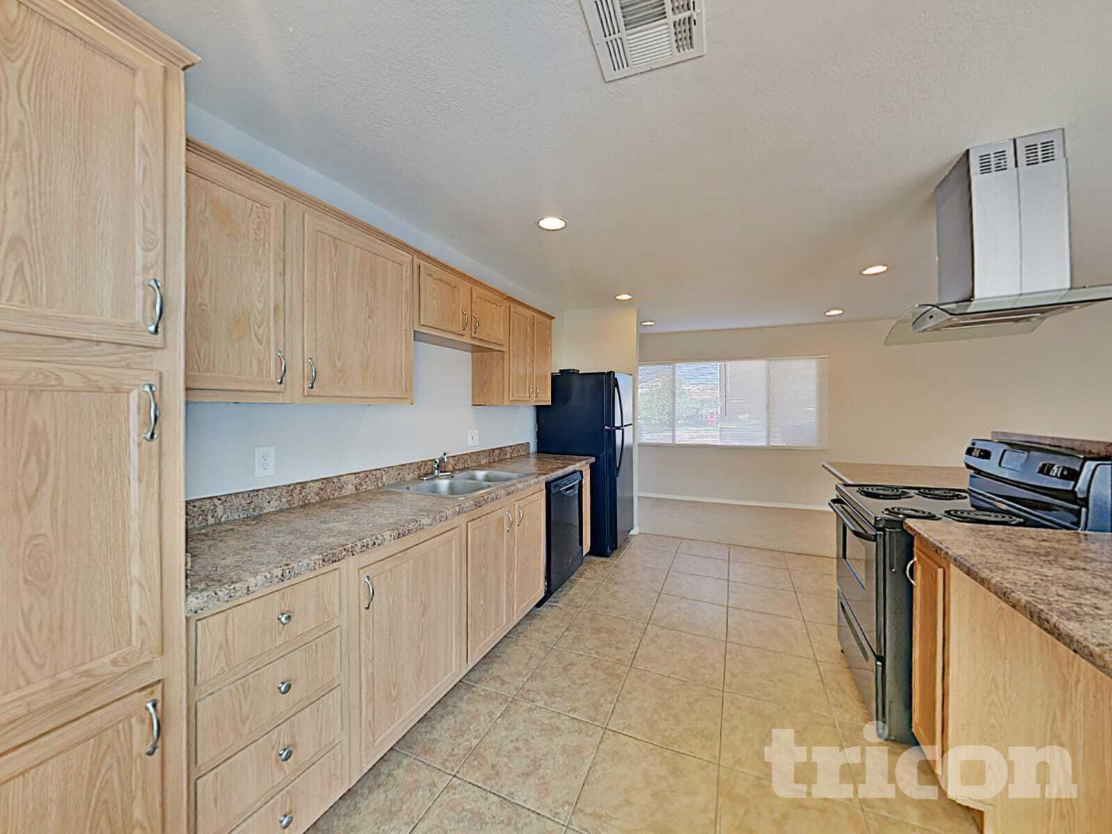 Building Photo - 13129 N 21st Dr