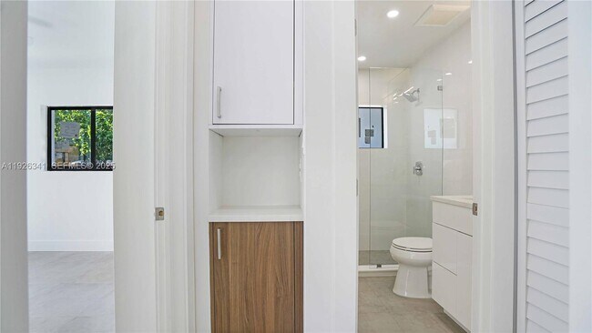 Building Photo - 1119 W Las Olas Blvd