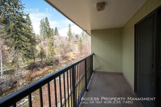 Building Photo - The sounds of Rattlesnake Creek await you!