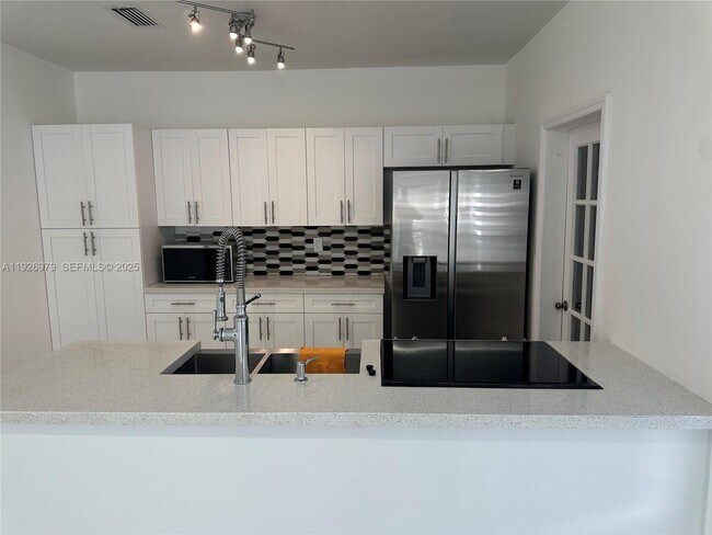 Building Photo - 1922 NW 4th St