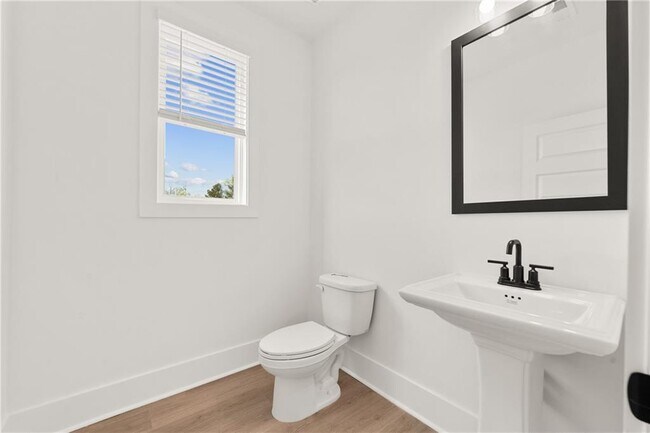 Building Photo - 3575 Overlook Rd NW