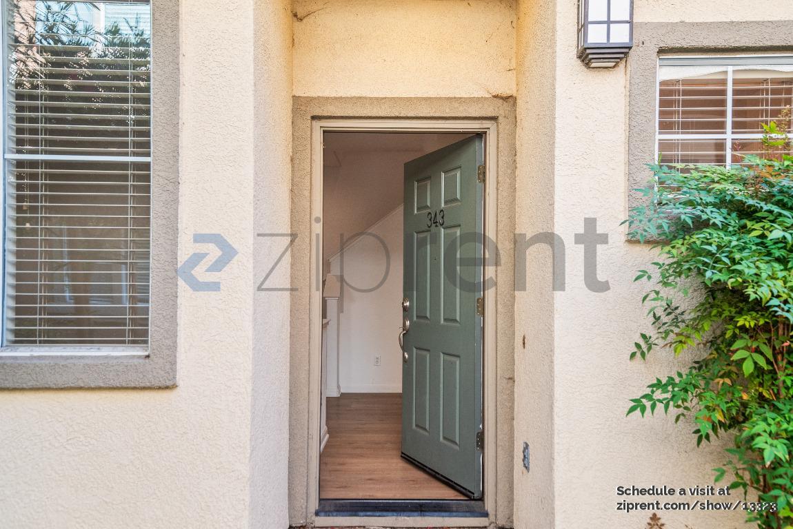 Building Photo - 343 Oleander Dr