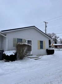 Building Photo - 413 S Harkless Dr