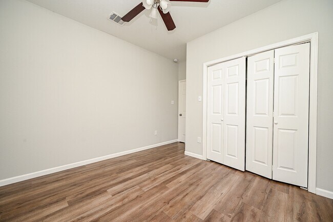 Building Photo - 4632 Galesburg St