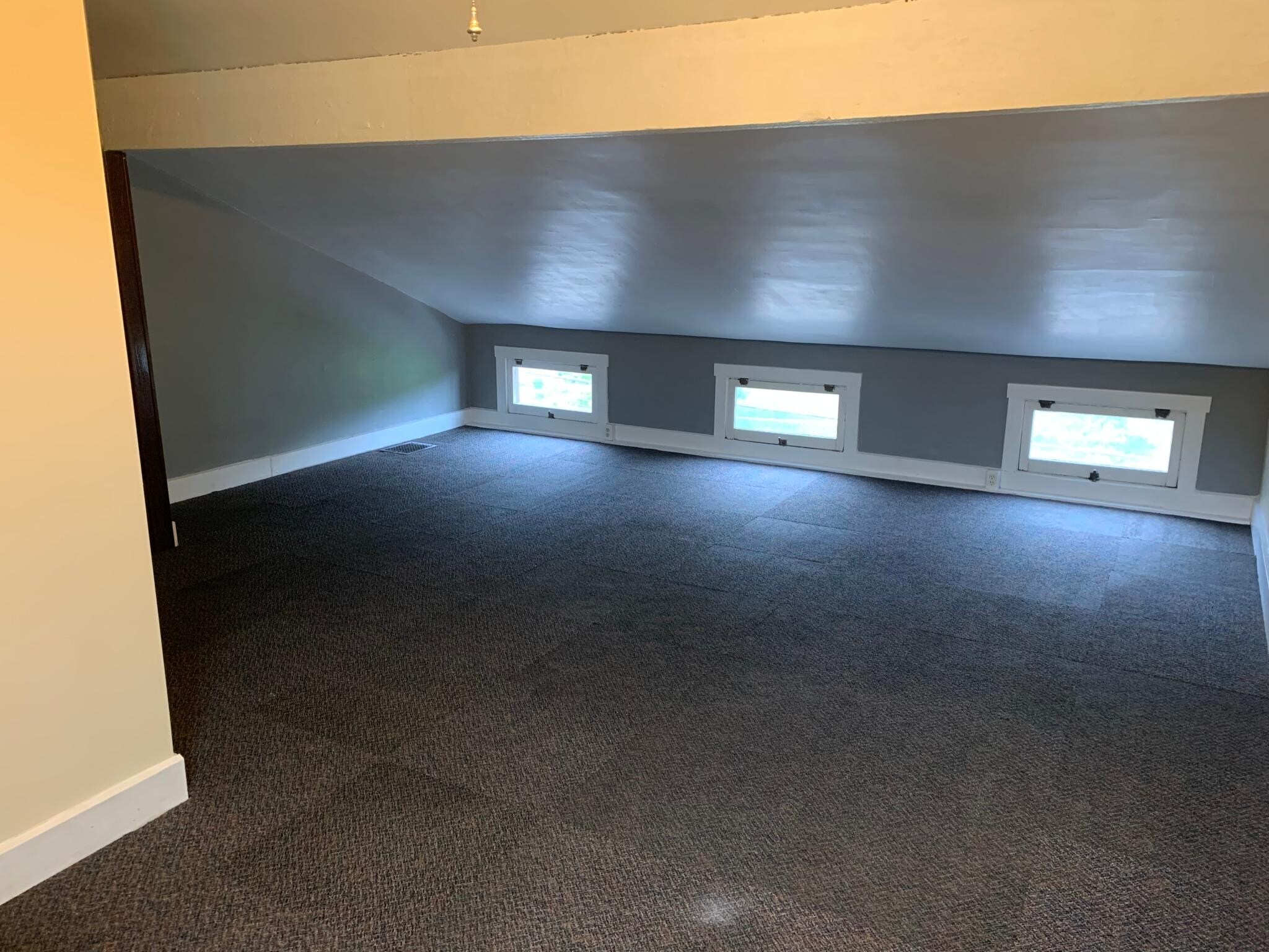 Building Photo - 2415 Vine St