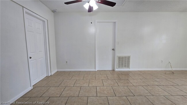 Building Photo - 1552 Cedarbrook St