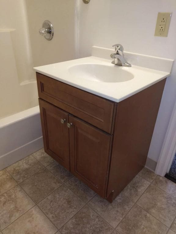 Building Photo - 480 E 5th Ave