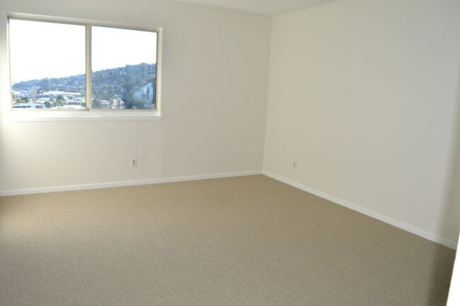 Building Photo - End Unit Sausalito Condo with Wrap-Around Deck