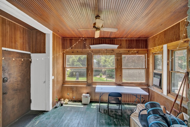 Building Photo - 826 Hamlin St