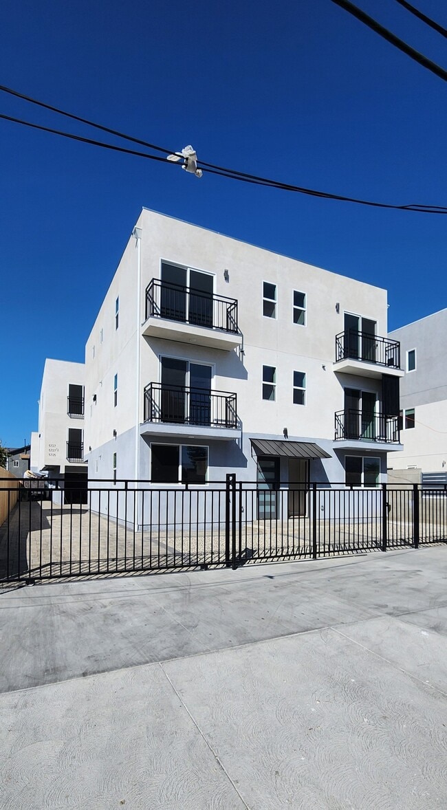 Building Photo - 5729 Klump Ave