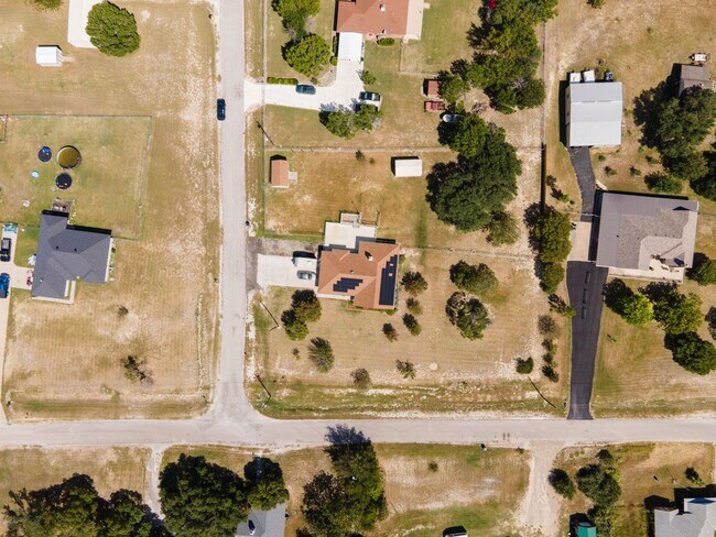Building Photo - 122 CR - 4936