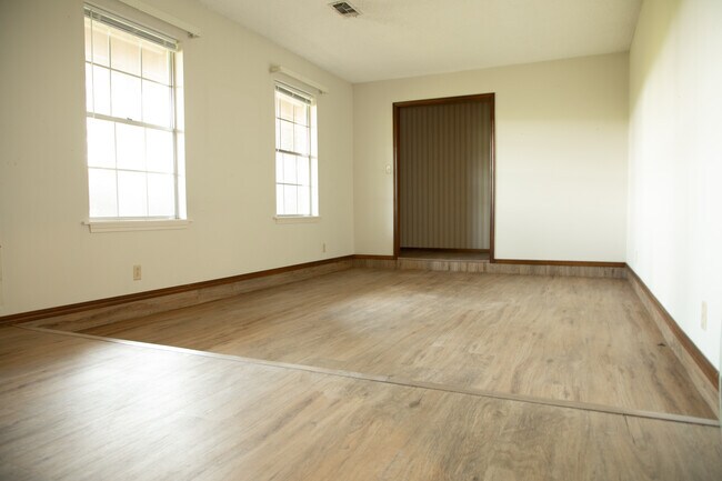 Building Photo - 2510 Church St