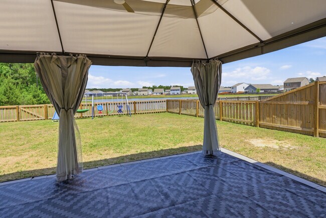 Building Photo - 326 Sedona Dr