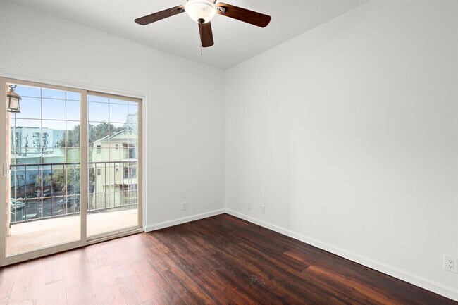 Building Photo - 2414 Longview St
