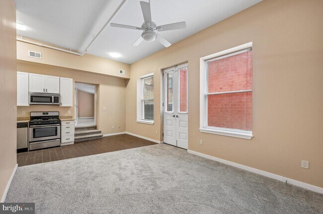 Building Photo - 1720 Sansom St