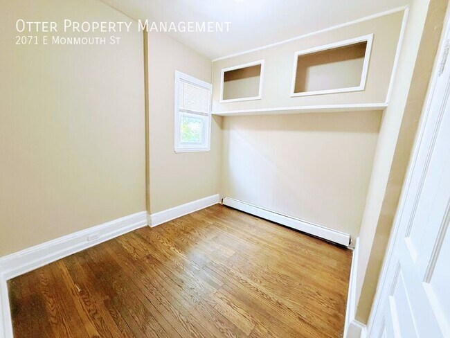 Building Photo - 2071 E Monmouth St