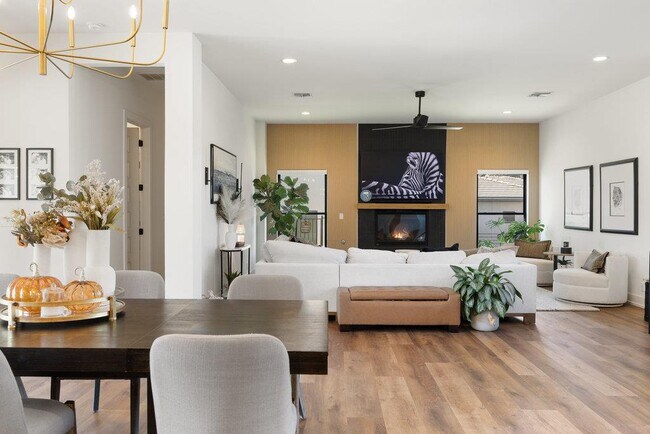 Building Photo - 223 Golden Bear Dr