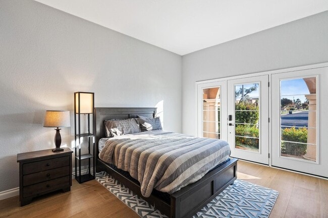 Building Photo - 8178 E Vía De La Escuela