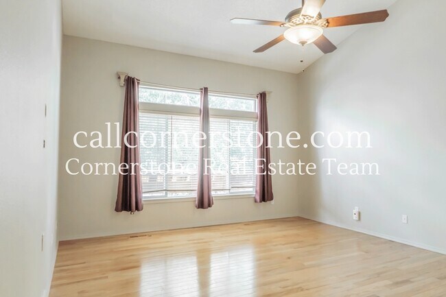 Building Photo - 4640 Kashmire Dr