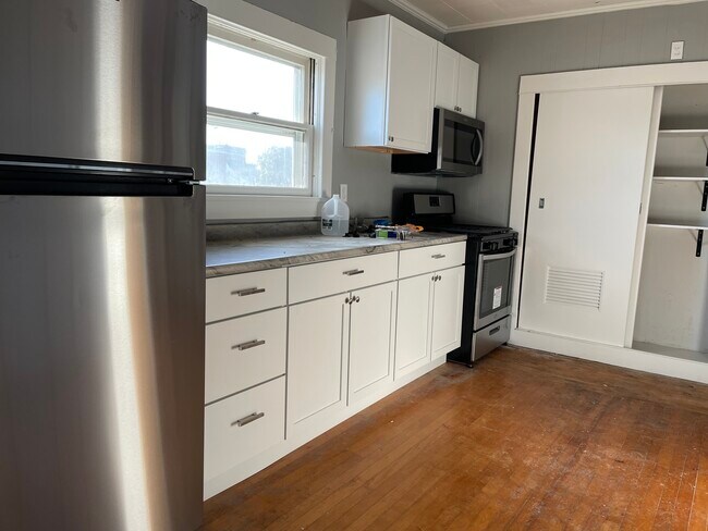 Building Photo - 314 Otter Ave