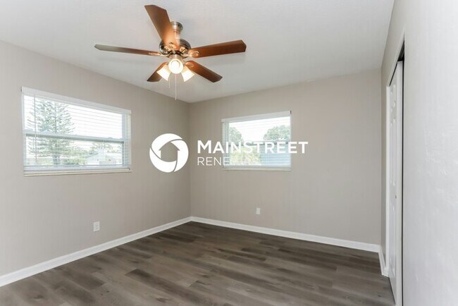 Building Photo - 8464 Hollyhock Ave