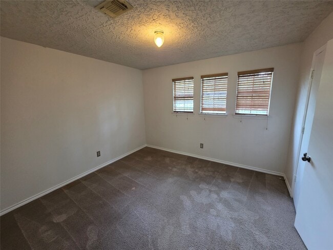 Building Photo - 18 Mayfair Grove Ct