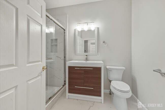 Building Photo - 102 Forest Dr