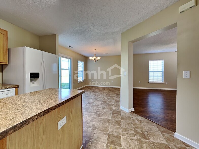 Building Photo - 5006 Athol St