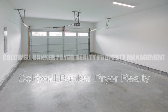 Building Photo - 3578 Red Barn Ln