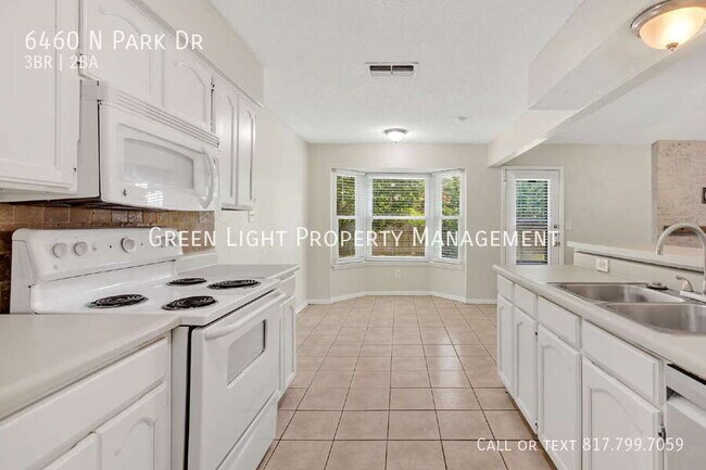 Building Photo - 6460 N Park Dr
