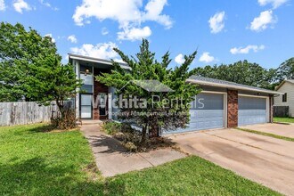 Building Photo - SE East Side-3 BD/2 BA Duplex!