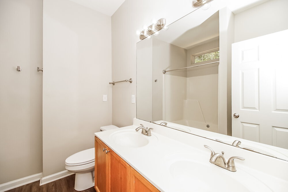 Building Photo - 11430 Northwoods Forest Dr