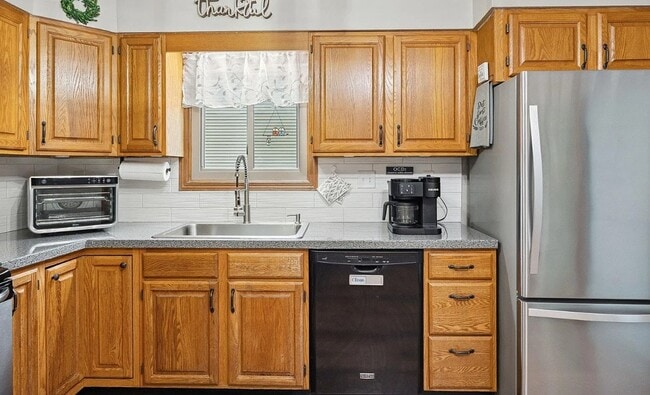 Building Photo - 1021 Southport Dr