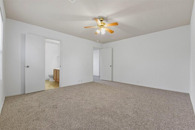 Building Photo - 822 Grand Plains Dr