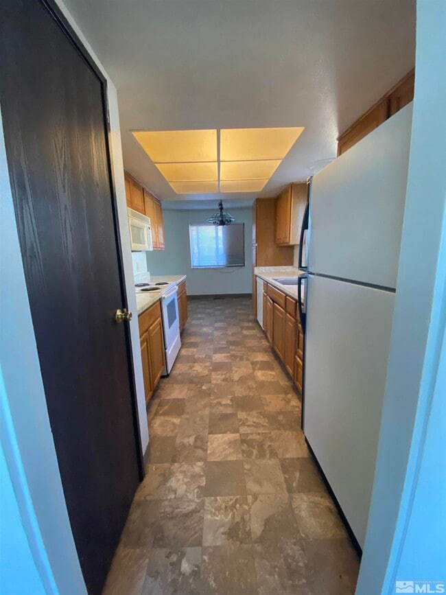 Building Photo - 373 Nader Way