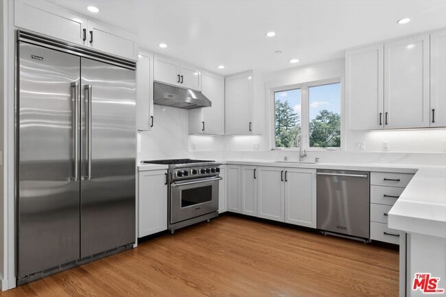 Building Photo - 502 Chapman Dr