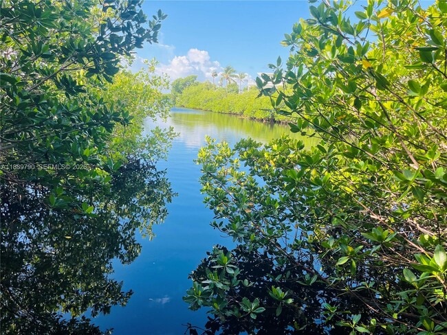 Building Photo - 202 W Canal Dr