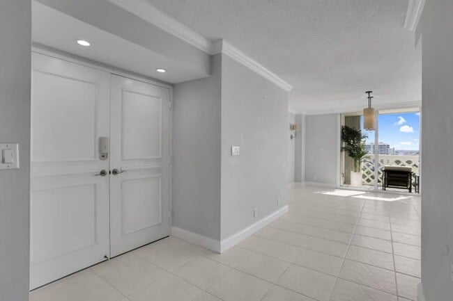 Building Photo - 1200 S Ocean Blvd