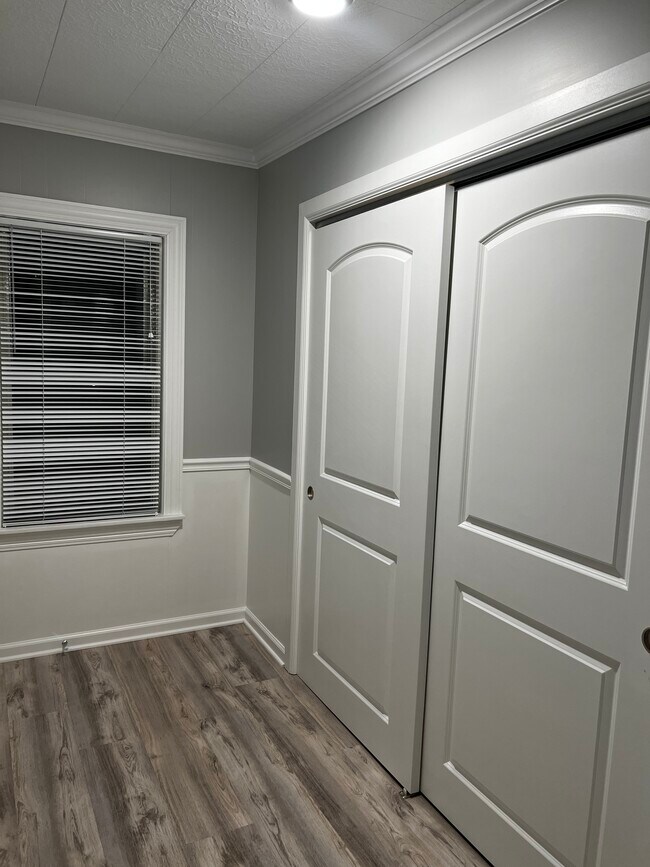 Building Photo - 163 Eagle Point Rd