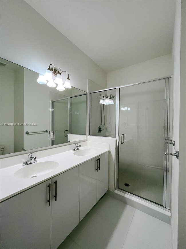 Double Vanity Sink - 15650 SW 136th St