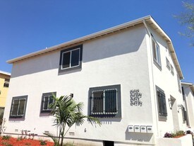 Building Photo - 10420 S Figueroa St