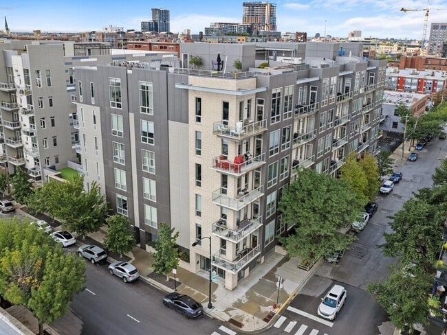 Building Photo - 128 S Aberdeen St