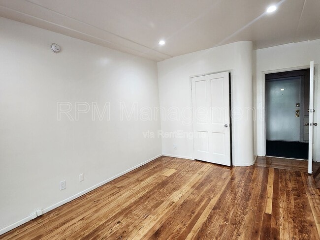 Building Photo - 1781 N Orchid Ave