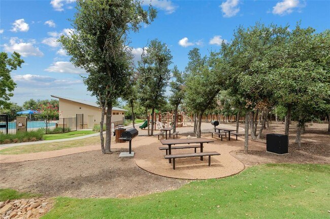 Building Photo - 2416 Four Waters Lp