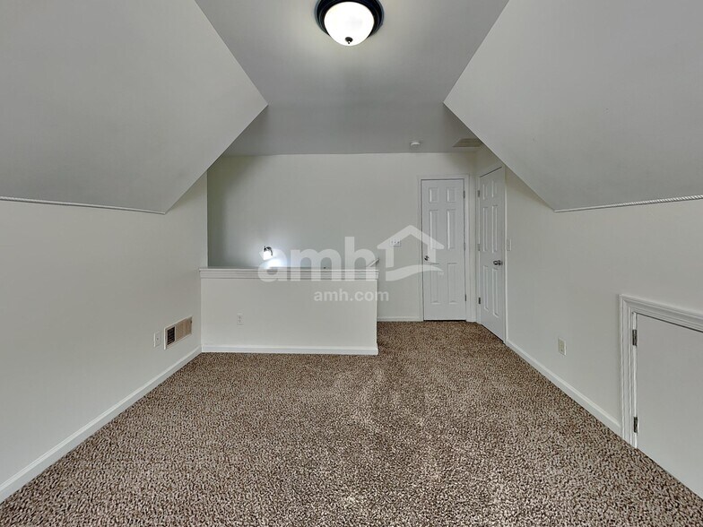 Building Photo - 5150 Hyde Trl
