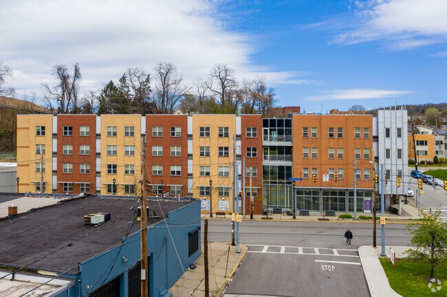 Building Photo - The Avenue Apartments