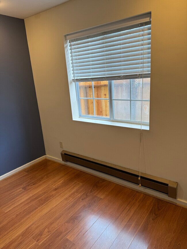 Building Photo - 510 Madrona Ave