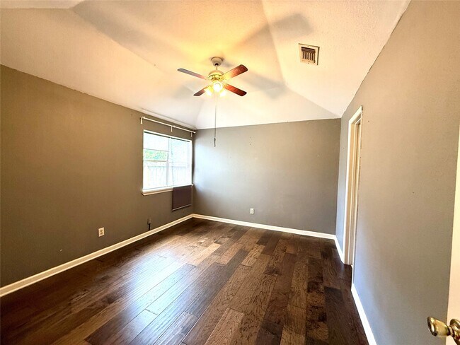 Building Photo - 13222 Pebblewalk Cir N